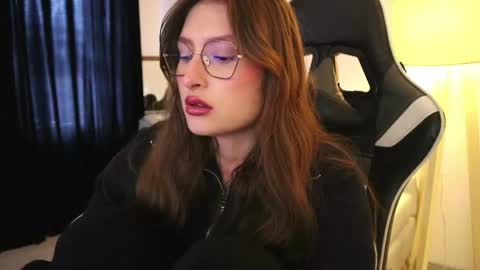 Lauren            online show from November 13, 3:47 pm