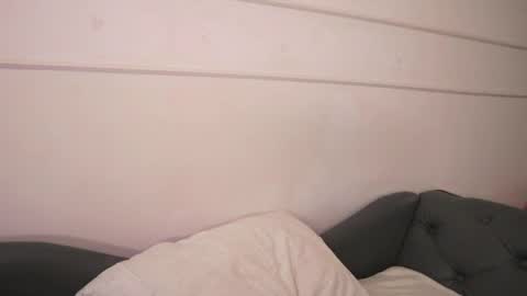 Lauren            online show from April 6, 12:50 pm