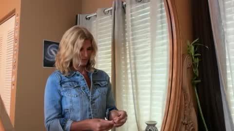 Daisy137 online show from September 28, 9:13 pm