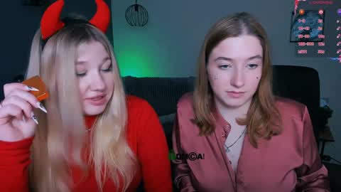 Little Di online show from February 1, 10:55 pm