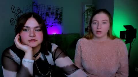 Little Di online show from October 12, 8:00 pm