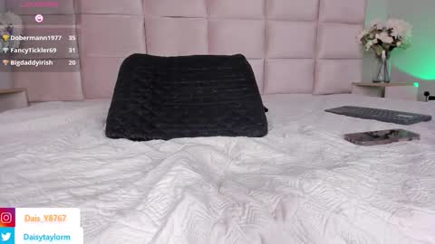 Daisy online show from March 10, 5:06 pm