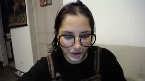 IG  dakotasofiaa online show from January 24, 4:37 am