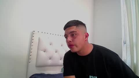 Dakota and Aron online show from March 3, 9:48 pm