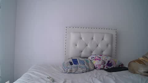 Dakota and Aron online show from February 8, 5:50 pm