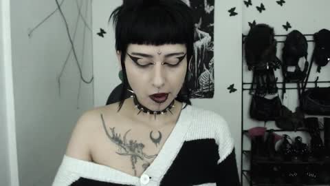 dakota online show from December 18, 3:02 am