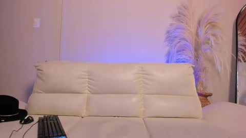 Dakota online show from February 12, 3:49 pm