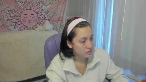 Snapshot of dakotaa_aa chatting on October 16, 5:56 pm The girl of your dreams o online show from October 16, 5:56 pm