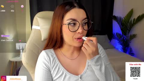 dakottaa__ online show from February 23, 2:18 am