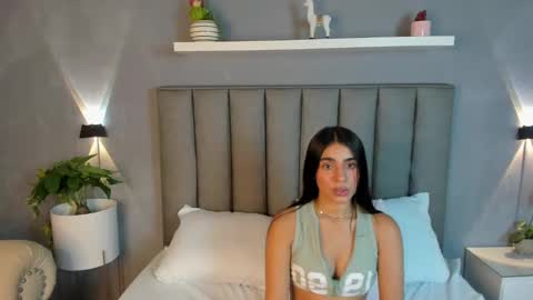 Snapshot of dalila30x chatting on February 9, 5:50 am Dalila online show from February 9, 5:50 am
