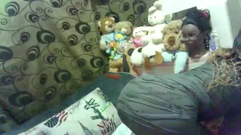 Snapshot of dalila_b chatting on November 1, 4:22 am Dali online show from November 1, 4:22 am