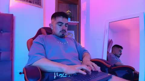 Dallas whitee online show from March 28, 8:21 pm