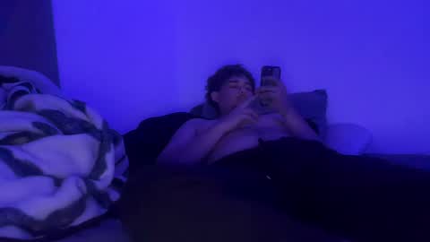 Snapshot of damiam_xj chatting on December 22, 3:22 am damiam xj online show from December 22, 3:22 am