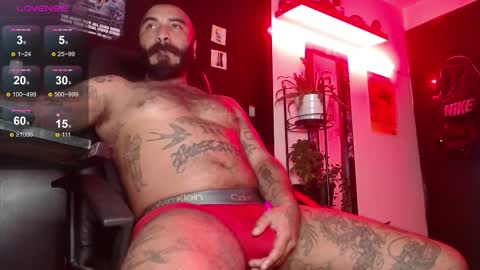 Snapshot of damian_darkside_ chatting on February 19, 12:35 am Damian online show from February 19, 12:35 am