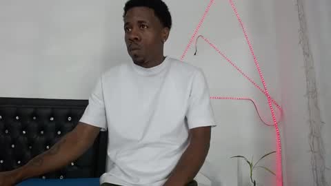 damian_hart10 online show from May 7, 11:06 am