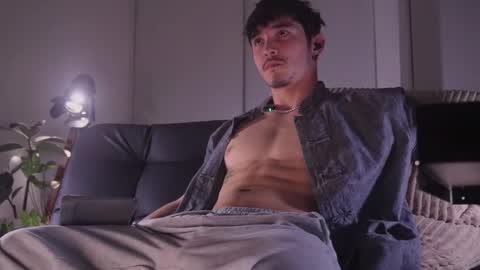 insta damn8   --------  online show from January 9, 11:21 pm