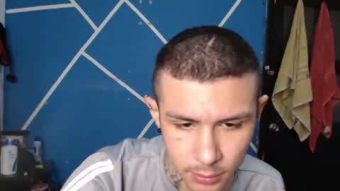 damiansexyboy69 online show from January 18, 1:36 am