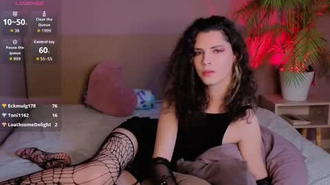 Dami online show from December 3, 9:15 pm