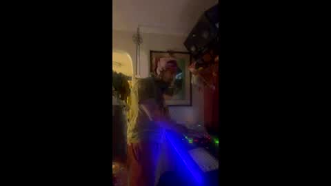 damontsi online show from March 25, 9:16 am