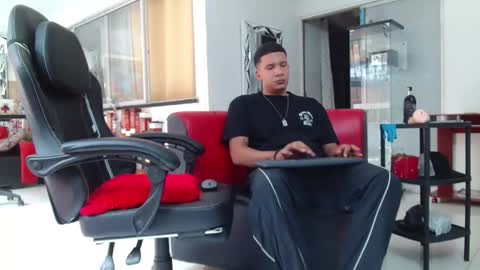 damyan_2003 online show from November 20, 2:36 pm