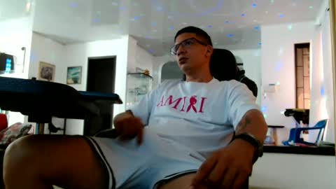 damyan_2003 online show from June 12, 3:22 pm