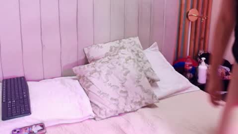 D A N online show from March 28, 8:32 pm