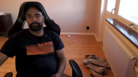 dan_the_man43 online show from April 24, 6:21 pm