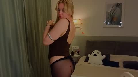 Dana online show from November 9, 6:21 pm