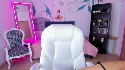 dana_paula online show from February 1, 11:40 am