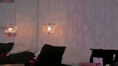    online show from October 20, 11:43 pm