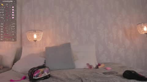    online show from September 14, 10:33 pm