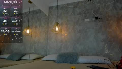    online show from April 19, 10:12 pm