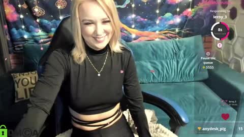 dances_queen online show from March 21, 8:09 am