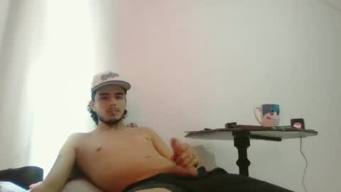 Snapshot of dani_42017 chatting on December 15, 6:59 pm dani_42017 online show from December 15, 6:59 pm