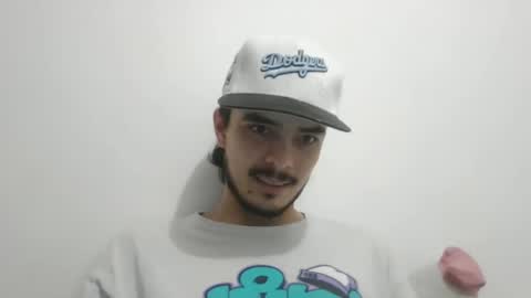 Snapshot of dani_42017 chatting on February 9, 11:14 am dani_42017 online show from February 9, 11:14 am