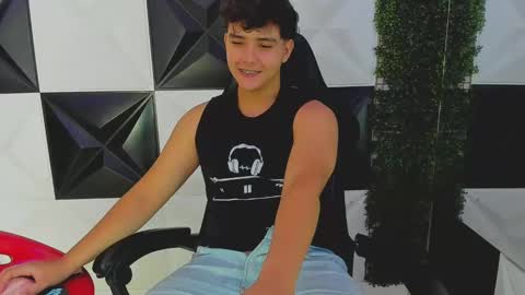 Snapshot of dani_cumboy chatting on September 19, 2:10 pm dani_cumboy online show from September 19, 2:10 pm