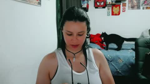 dani y jocelyn online show from April 8, 4:48 am