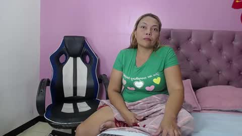 Dani Queen  online show from February 2, 9:00 pm