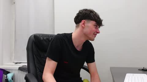 DANIEL SHAWN online show from April 9, 10:26 pm