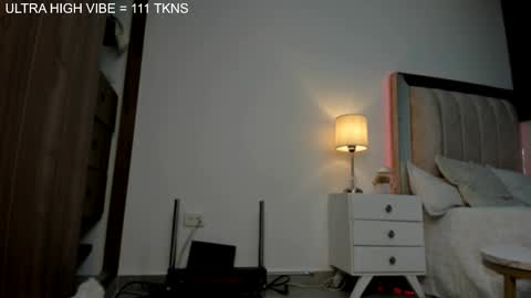  independent model   online show from October 26, 3:40 am