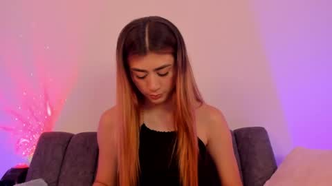 Dani Saenz online show from March 28, 10:00 pm