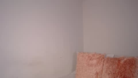 Snapshot of daniela_valencia chatting on December 19, 5:18 pm Lucia online show from December 19, 5:18 pm