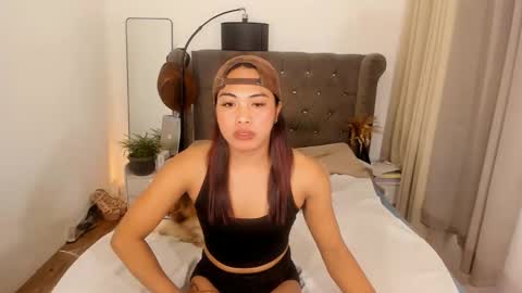 Nechole online show from September 25, 6:37 pm