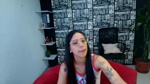 danielamonroe online show from May 6, 11:33 pm