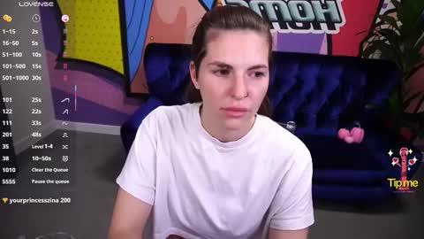 danielareign online show from November 3, 5:58 pm