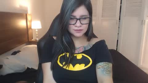 daniellerain online show from April 29, 8:57 pm