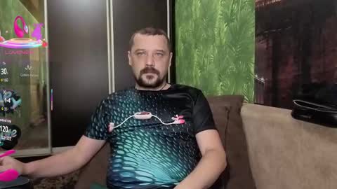 Snapshot of danielocool chatting on October 14, 7:33 am DanieloCool online show from October 14, 7:33 am