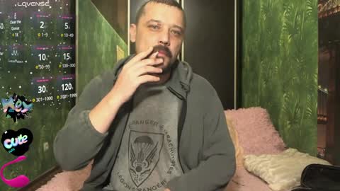 Snapshot of danielocool chatting on December 23, 8:22 am DanieloCool online show from December 23, 8:22 am