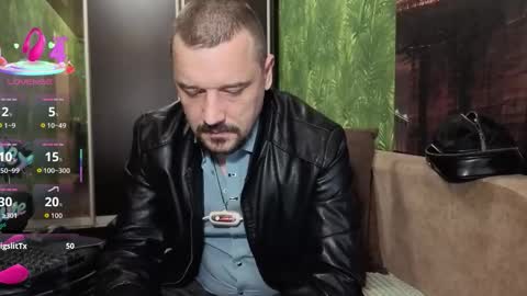 Snapshot of danielocool chatting on October 1, 7:51 am DanieloCool online show from October 1, 7:51 am