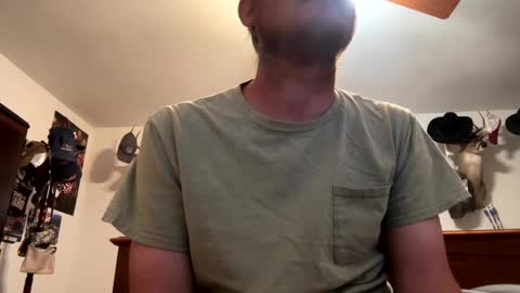 Snapshot of danielp_mod_cb chatting on January 14, 10:23 pm Daniel    y. online show from January 14, 10:23 pm